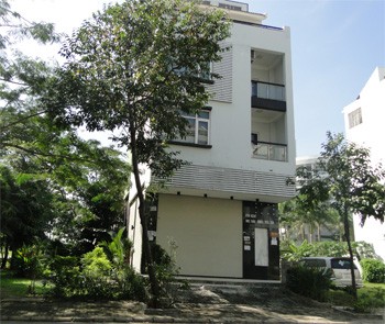 Rental shop district 2