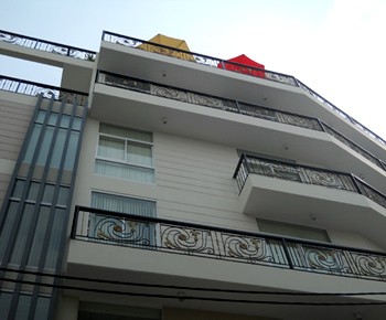 Shop for rent district 7